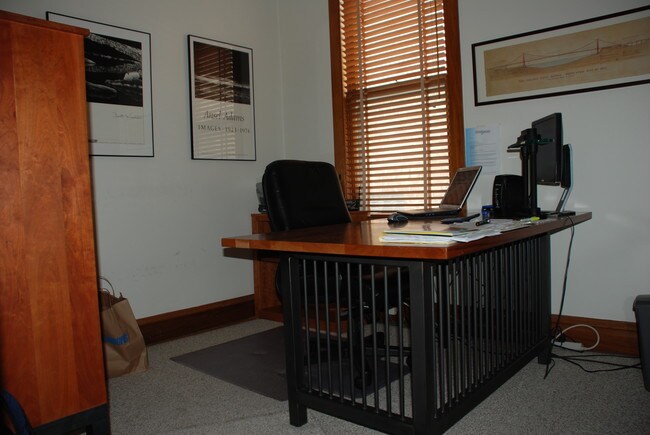 Foto del edificio - 3440 N Leavitt St