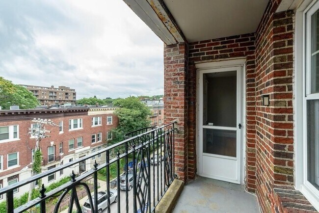 Foto del edificio - 48 Strathmore Rd