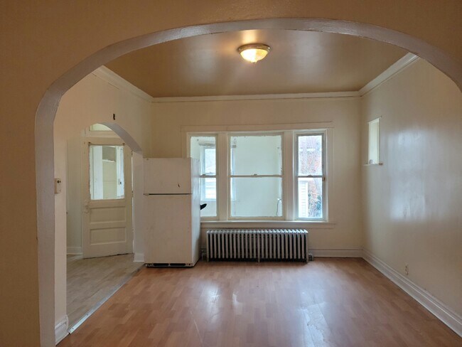 Building Photo - 7139 S Woodlawn Ave