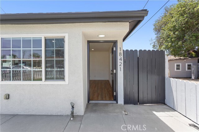 Foto del edificio - 18421 Patterson Ln