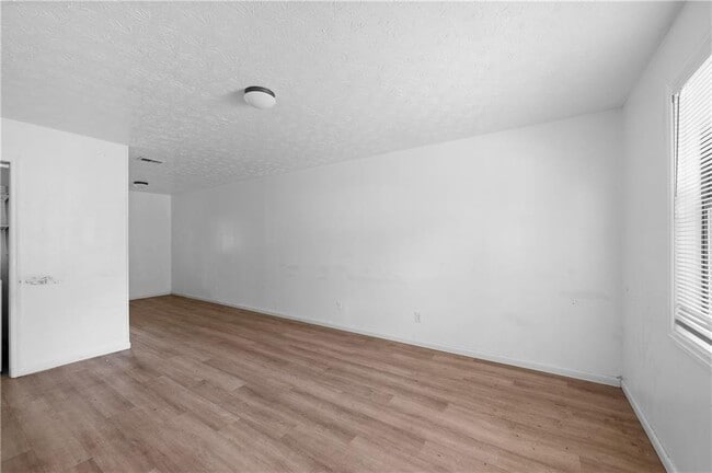 Building Photo - 1008 Davis St