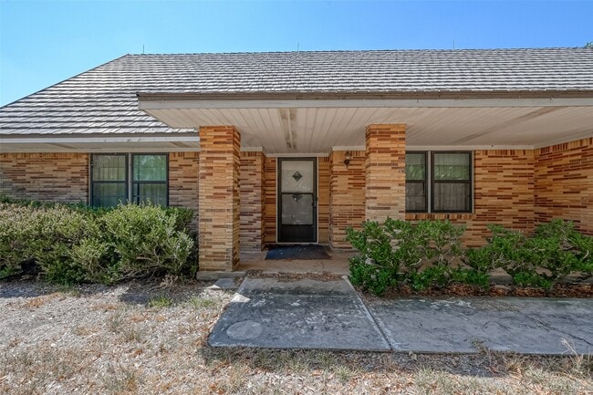 Building Photo - 16711 Hwy 90 Alt