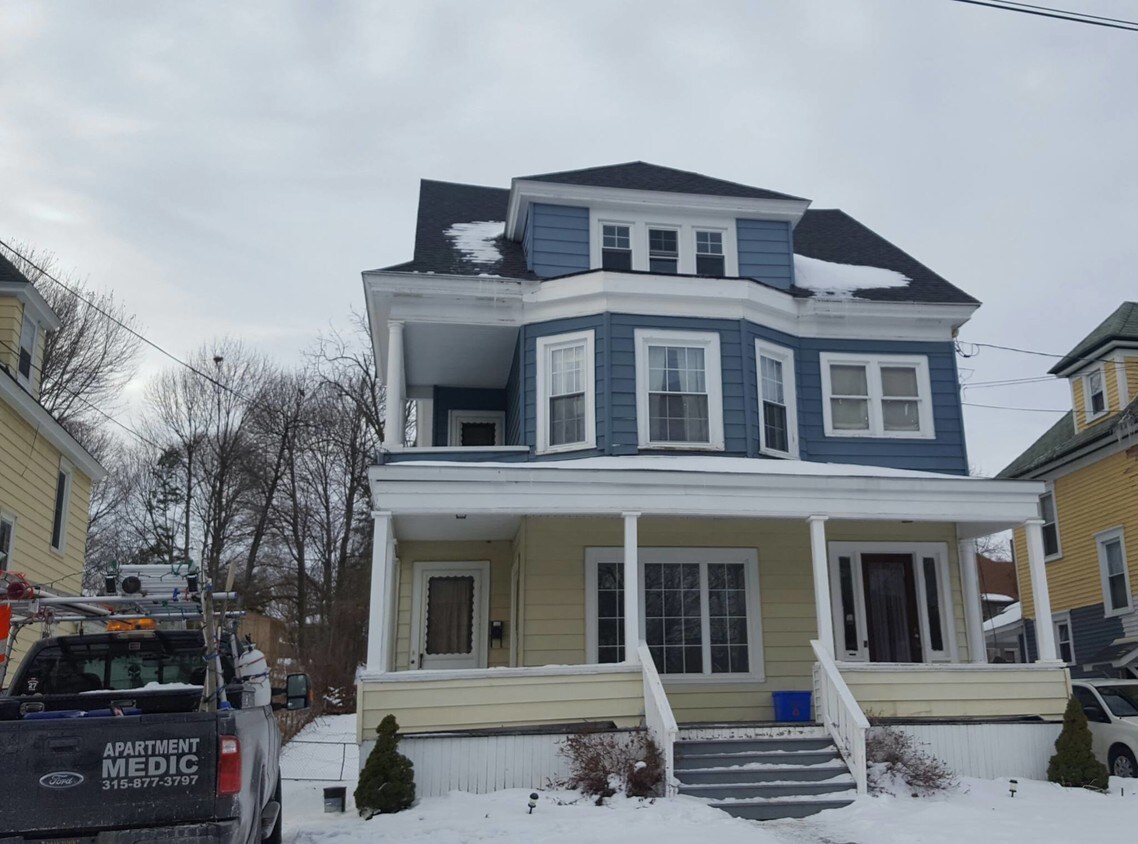 Primary Photo - 414 Roberts Ave