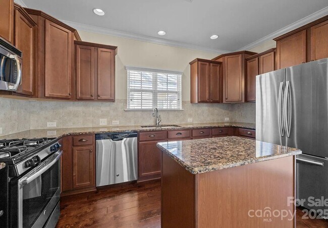 Foto del edificio - 11222 Lazio Ln