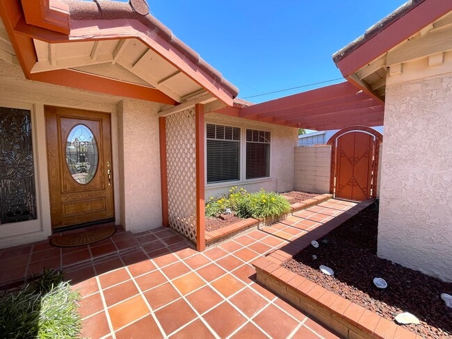 Foto del edificio - Beautifully Maintained Northern Vandenberg...