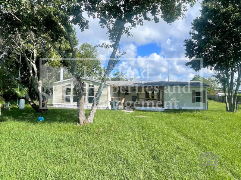 Primary Photo - 2098 Meadow Oak Cir