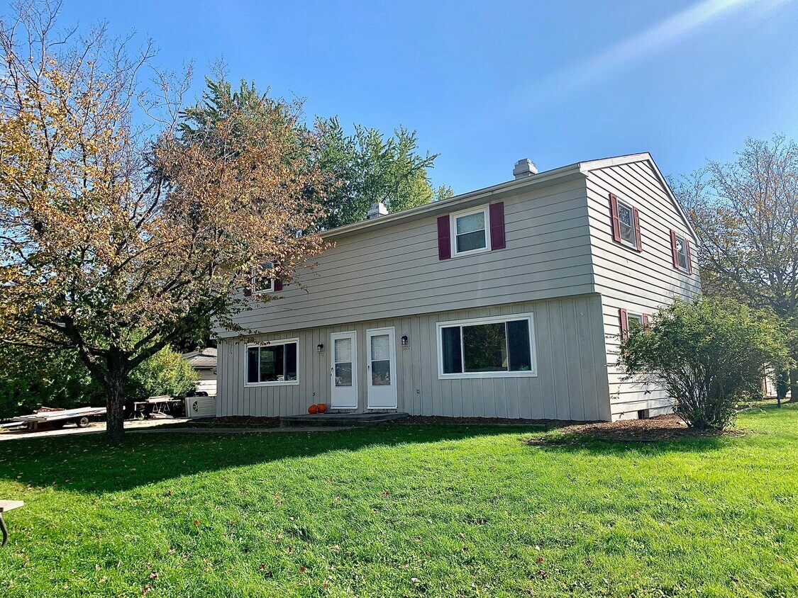 3603 Crestview Dr, Appleton, WI 54915 Townhome Rentals in Appleton WI