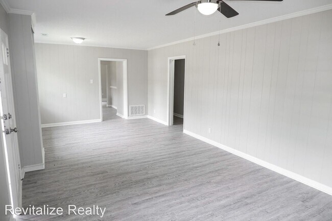 Foto del edificio - 4 br, 2 bath House - 210 South Day St