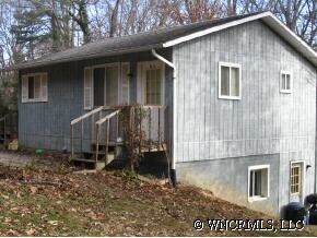 Primary Photo - 6-8 Echo Ln