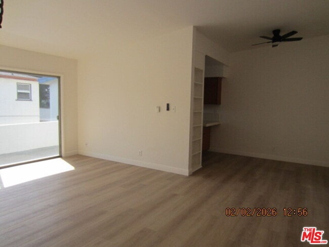 Building Photo - 811 S Wilton Pl