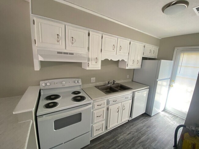 Building Photo - 230 Lanier Drive #45