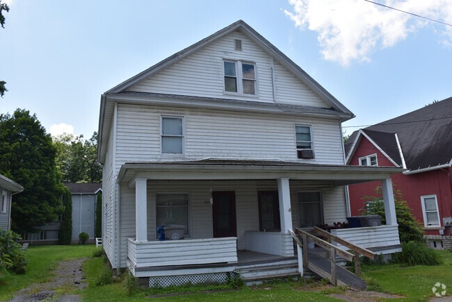 Building Photo - 566 North St
