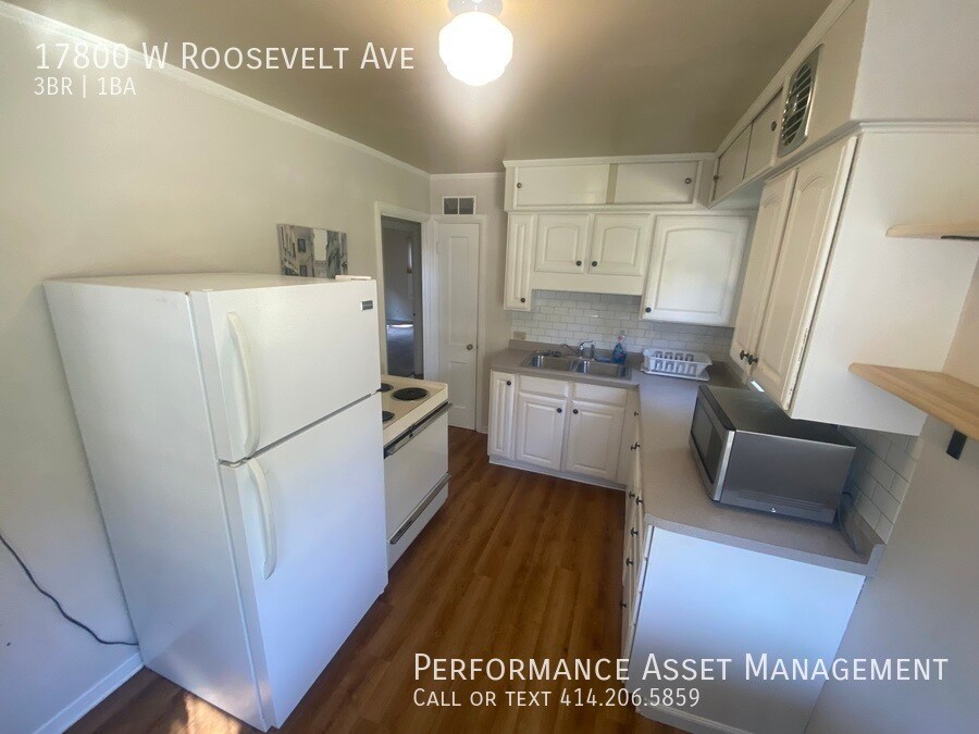 Foto principal - BEAUTIFUL SINGLE FAMILY IN NEW BERLIN