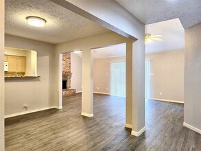 Building Photo - 22619 Deville Dr
