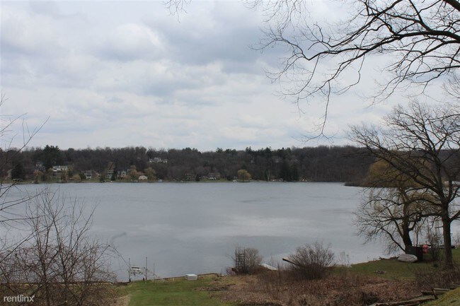 Foto del edificio - 3 br, 2 bath House - 1505 S Lakeview Ln