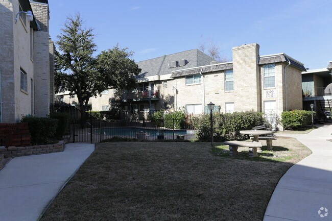 Foto del edificio - The Castillian Apartments