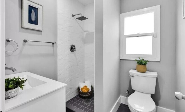 Foto del edificio - 1409 E 24th St