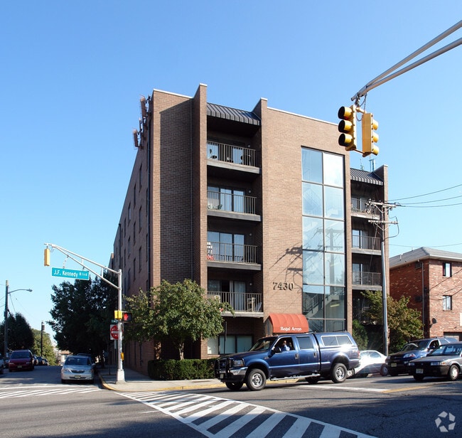 Building Photo - Regal Arms Condominiums