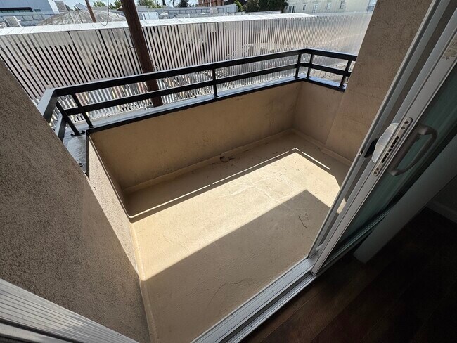 Foto del edificio - 1138 S Corning St