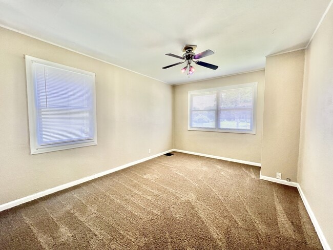 Foto del edificio - 1425 Sharon St