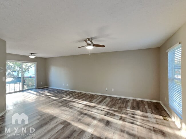 Foto del edificio - 8923 Trinity Cir