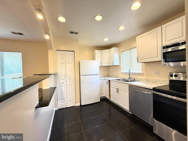 Foto del edificio - 8684 Inyo Pl