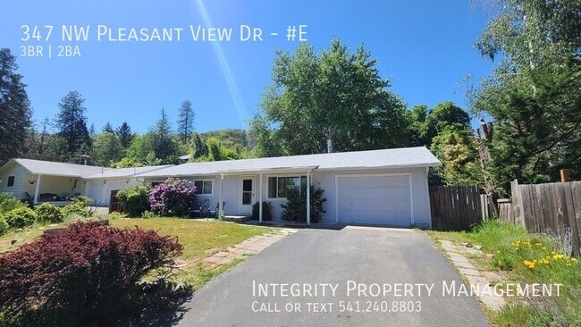 Foto del edificio - 347 NW Pleasant View Dr