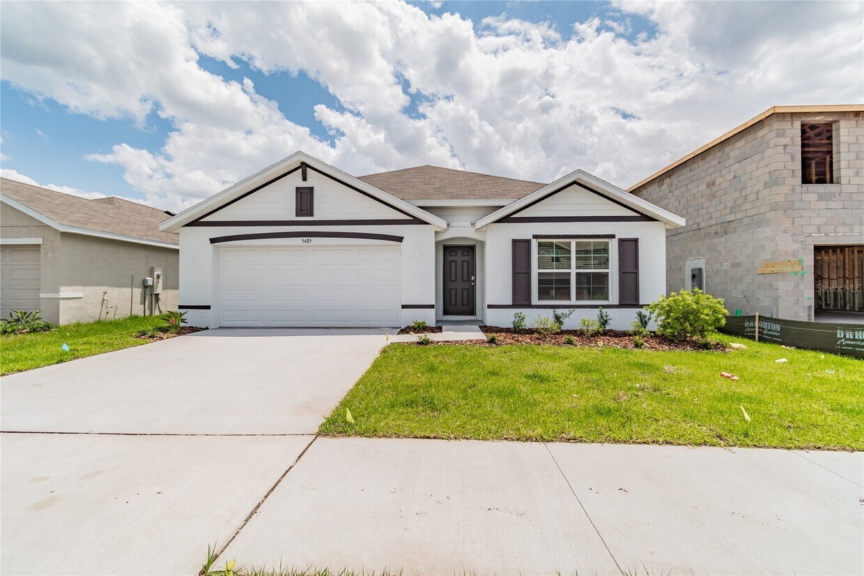 Foto principal - 5485 Logan Cave Ave