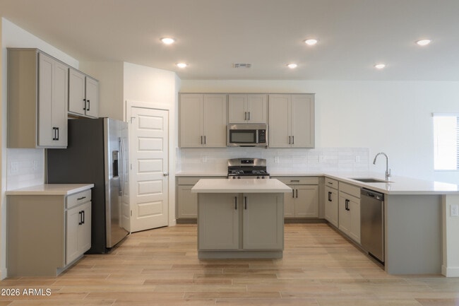 Building Photo - 40285 W Chambers Dr