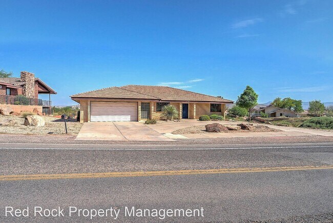 Building Photo - 3 br, 2 bath House - 1385 W Bloomington Dr...