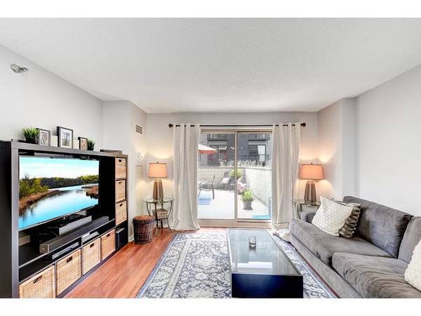 Sala de estar - 401 S 1st St