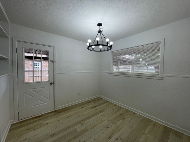 Building Photo - Fresh, Fun, 3-bed, 1-bath Lamesa Home