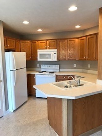 Building Photo - 103 Grassyway Ct