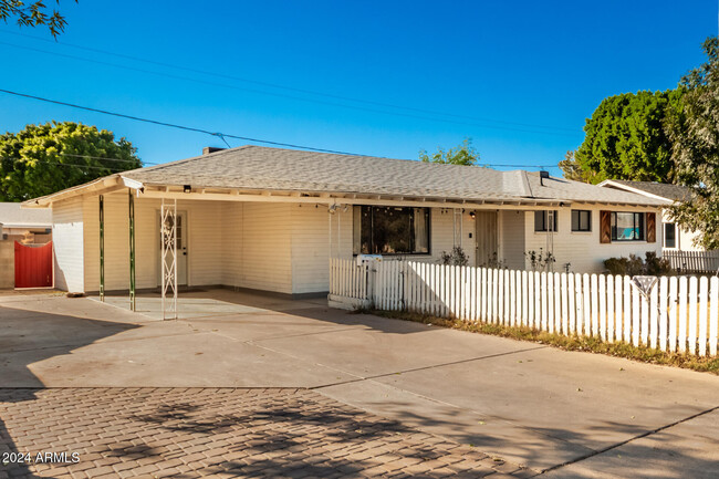 Foto del edificio - 1833 E Nielson Ave