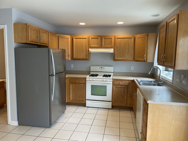 Building Photo - 14 Corning St