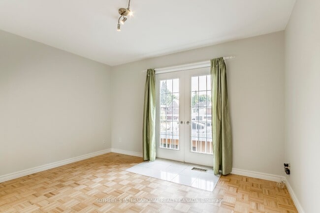 Building Photo - 37 Bristol Av