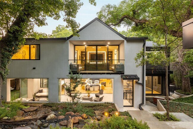 Foto del edificio - 4280 Shorecrest Dr