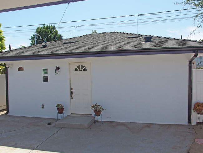 Building Photo - 3941 Brayton Ave