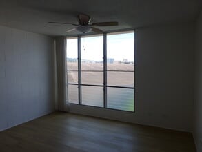 Building Photo - 1138 Hassinger St