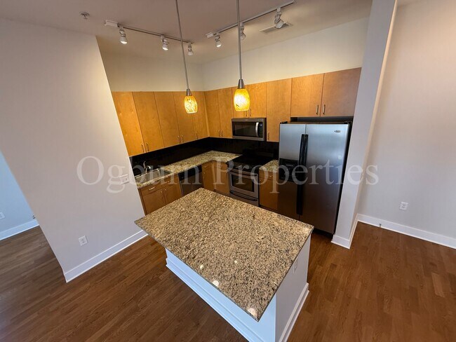 Foto del edificio - 810-406 W. 4th St-2BR/1BA 4th & Broad Condo!