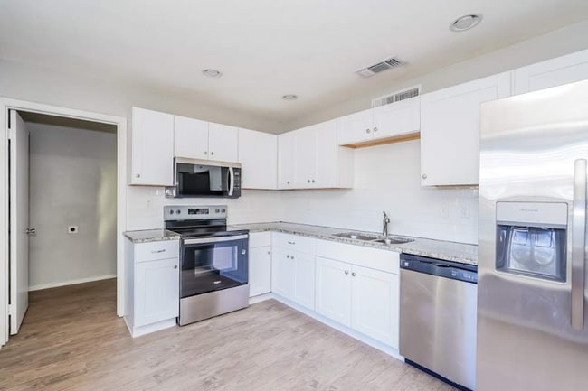 Foto del edificio - 4736 Scots Briar Ln