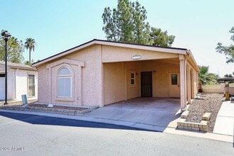 Building Photo - 6249 S Pinehurst Dr