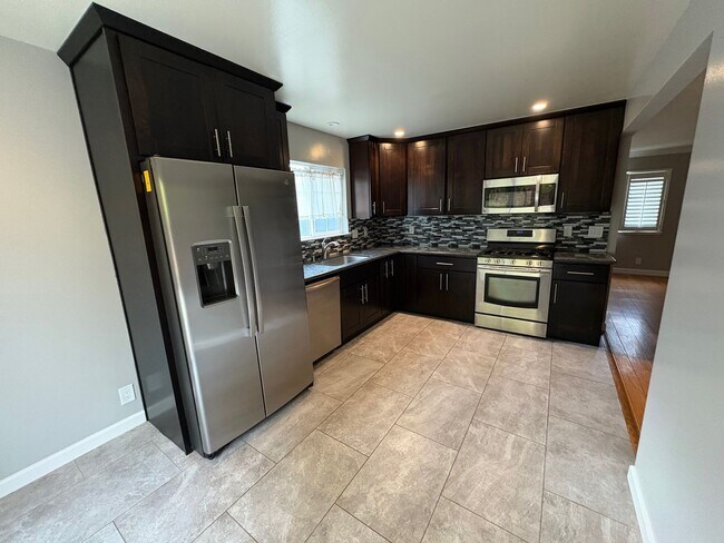 Foto del edificio - 3307 Shasta Dr