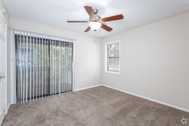 1BR, 1BA - 725SF - Bedroom - Harbour Club Apartments