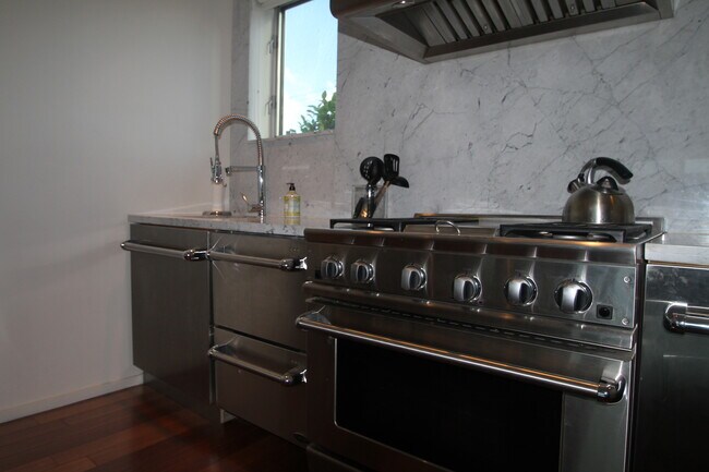 Gourmet DCN appliances - 1601 West Ave