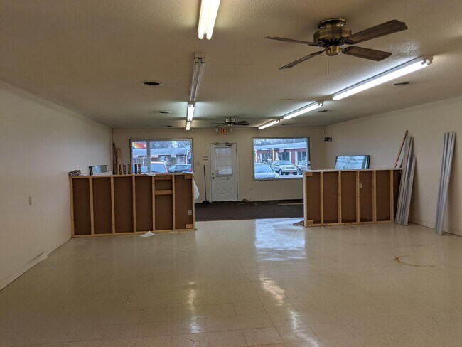 Building Photo - 602 N Mildred St