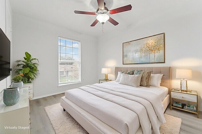 Building Photo - 15326 Peachmeadow Ln