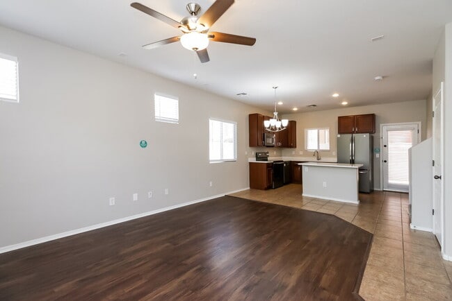 Building Photo - 311 S Travis