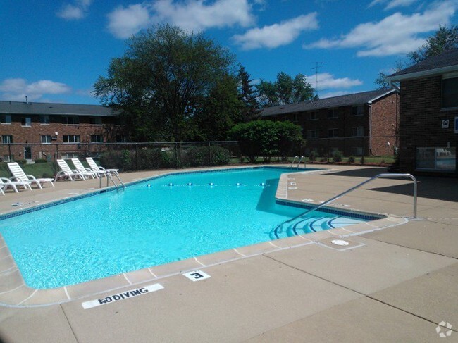 Building Photo - South Square Apartments