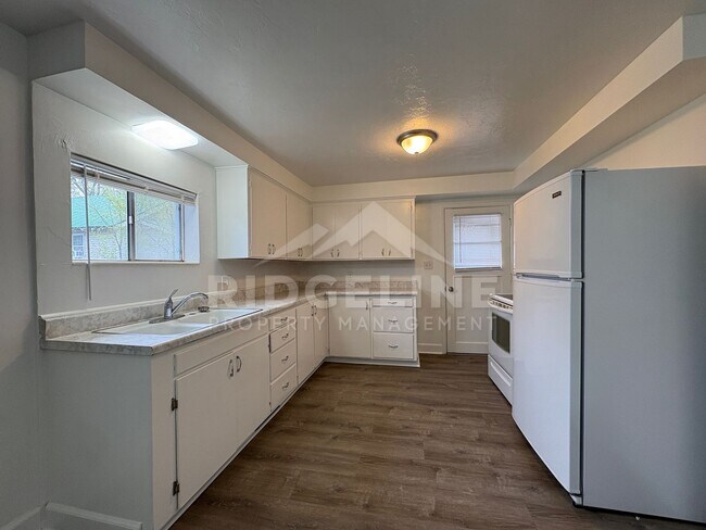Building Photo - 225/227 8th Street